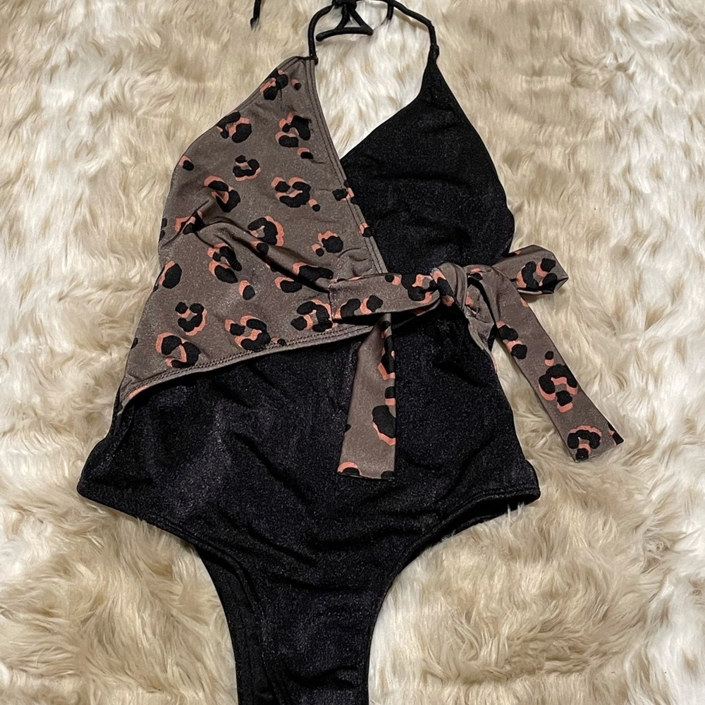 CLOSING SALE! AMARO SWIMSUIT